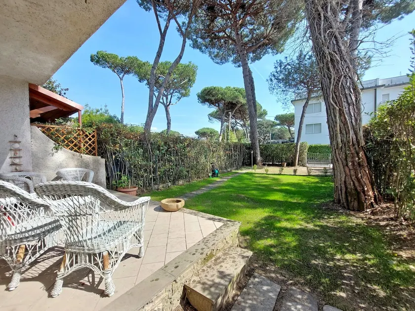 Vacation Home i Marina Dei Ronchi med 2 soveværelser som kan rummer 5 - Image 1