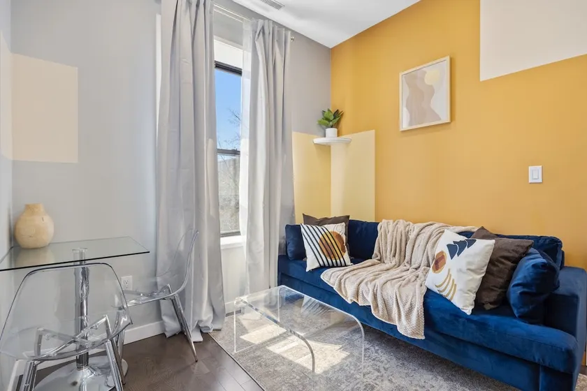 Save on 2Day+ Stays|Duplex - Image 1