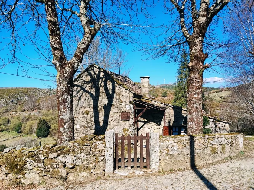 Aveleira Fountain House - Image 1