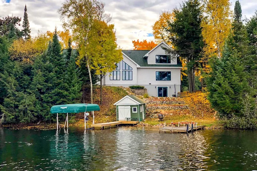 Fishing Haven: Family Home on Indian Lake - Image 1