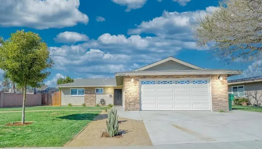 Fun Family Home w/Yard Minutes to Beach & Legoland - Image 1