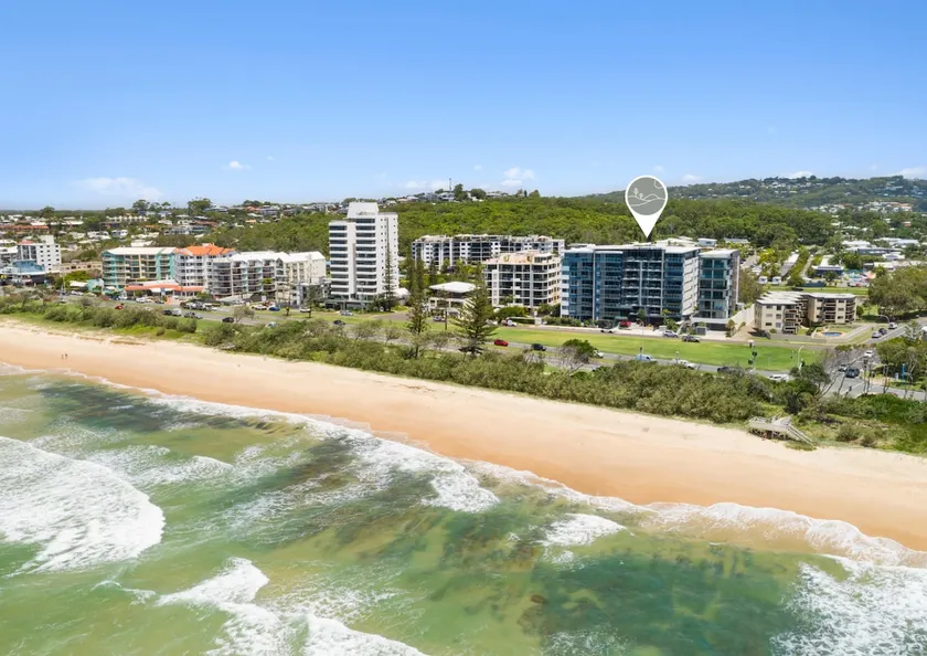 Beach Life - Luxe beachfront Apt - Image 1