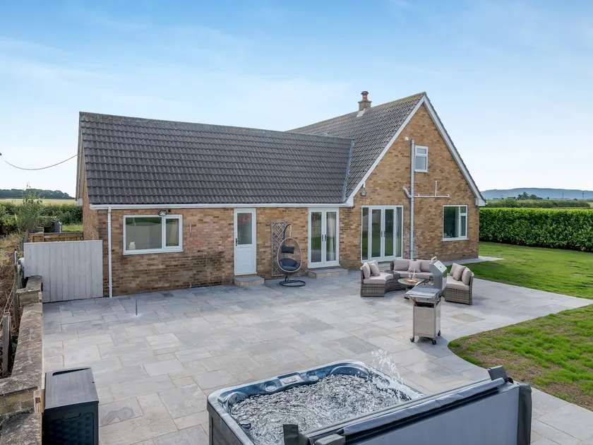Manor Farm Cottage - Image 1