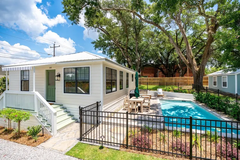 108 the Church St Collection with Pool - Image 1