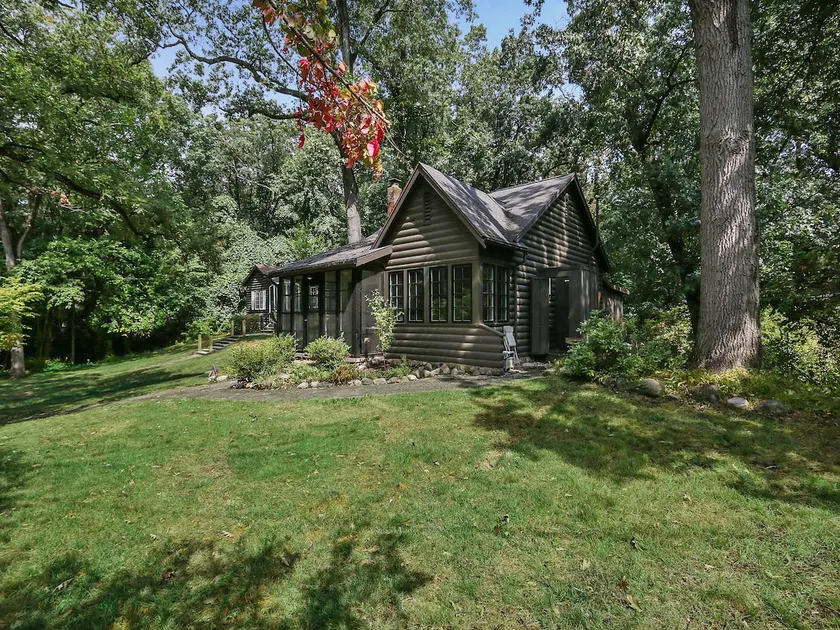 Blackberry Cabin | Log Cabin w/ Hot Tub & Beach - Image 1