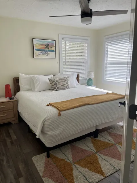 2BR HOUSE Safety Harbor DT-free parking fast WIFI - Image 1