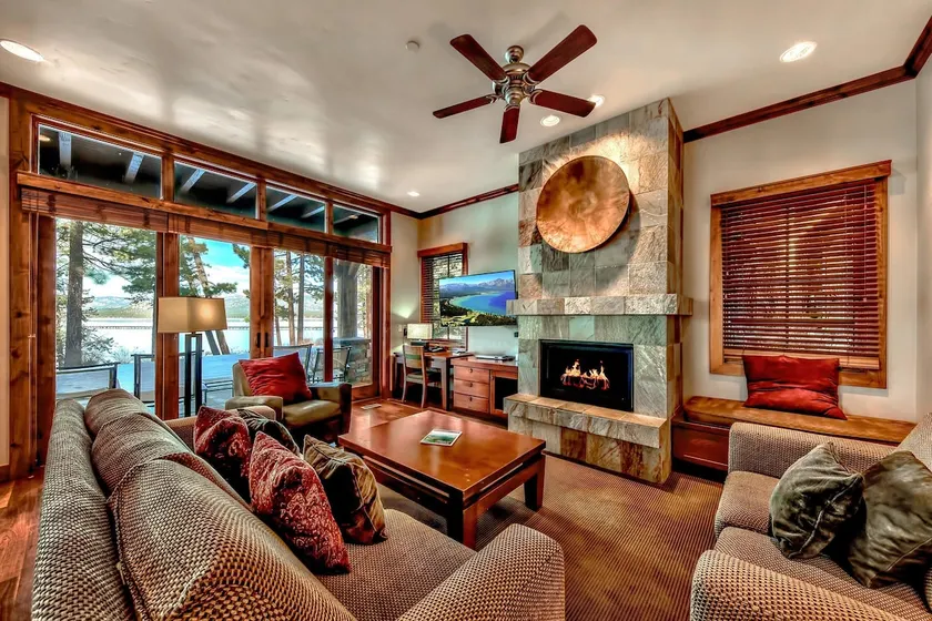 3 Sierra Shores Luxury Lakefront- 3BR/3BA - Image 1