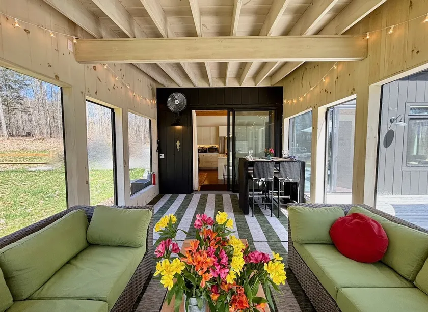 Hot Tub, Chic Sexy Style + Screened Porch! - Image 1