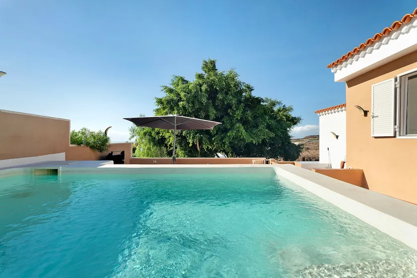 Grande finca adaptée aux familles avec barbecue, jardin et piscine privée | Vue jardin - Image 1