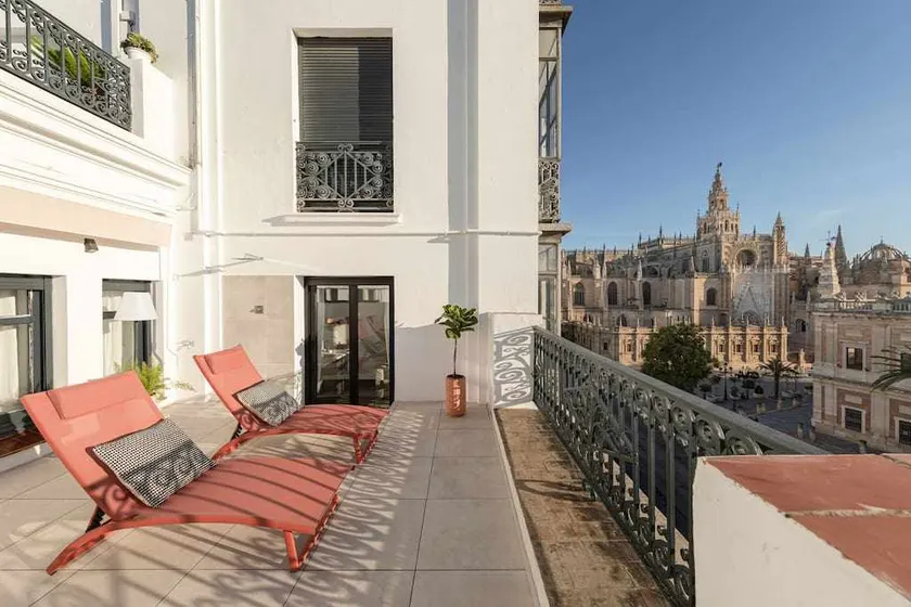 ISG Apartments: Cathedral 2 - Image 1