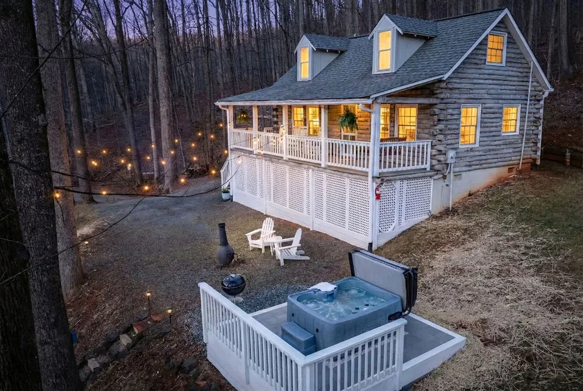 Stonemont Farm Cabin with Hot Tub- in Keswick by Vineyards! - Image 1