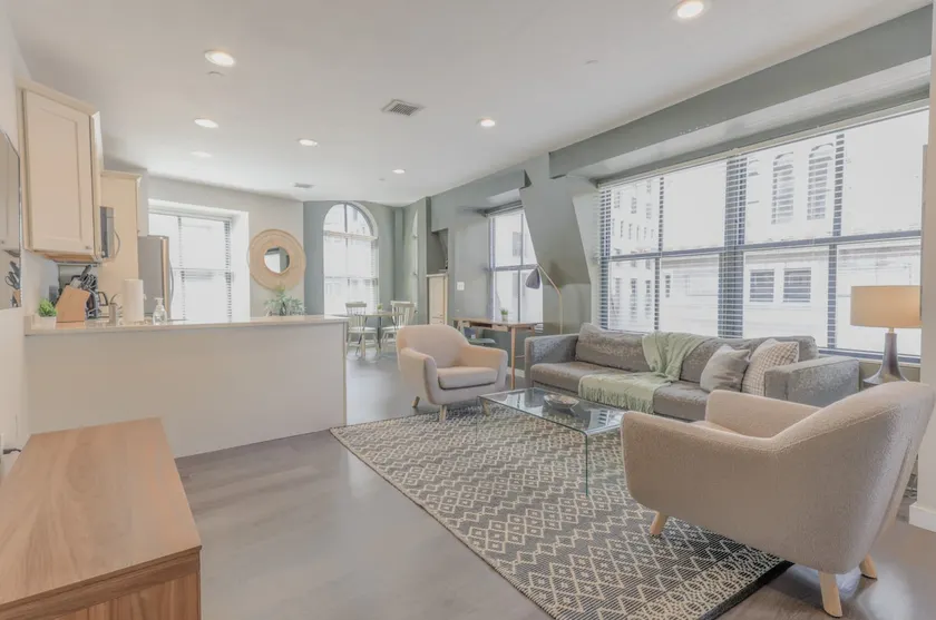 Luxurious 1BR in FIDI Boston | Close to Everything - Image 1