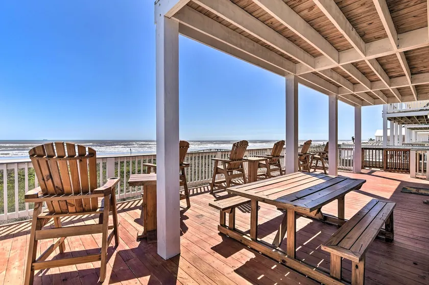 Gulf-View Home w/ Dog Run in Surfside Beach! - Image 1