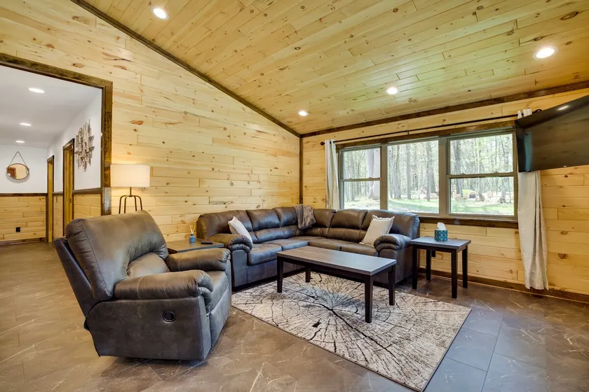 Near Memorial Park: Lake Arbutus Vacation Rental - Image 1