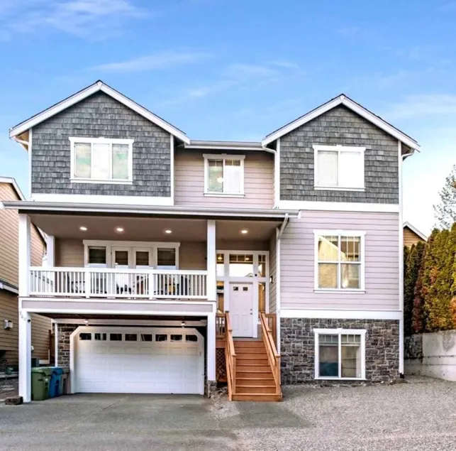 Modern 5 Bedroom House Sleeps 16 - Image 1