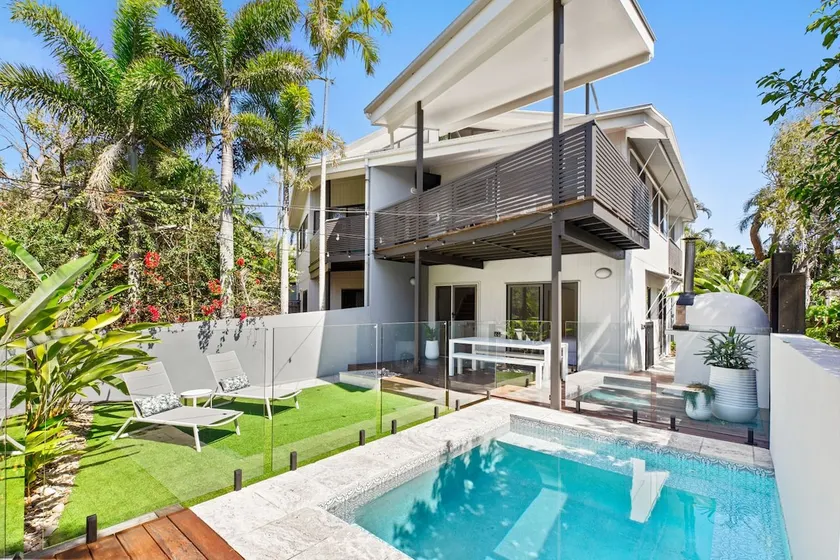 1 Horizon Terraces Beautifully Styled Duplex Perfect Beach Vibes - Image 1