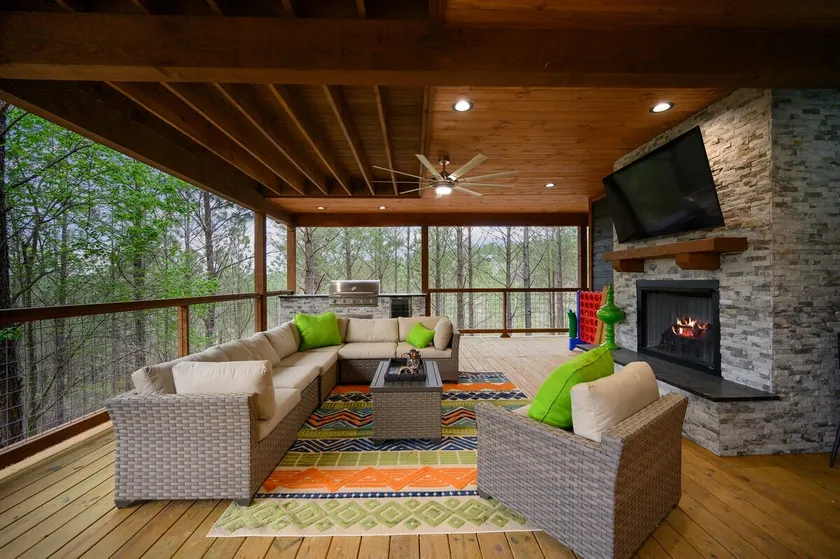 Hidden Freedom: Modern Luxury/Pet Hotel/Huge Deck - Image 1