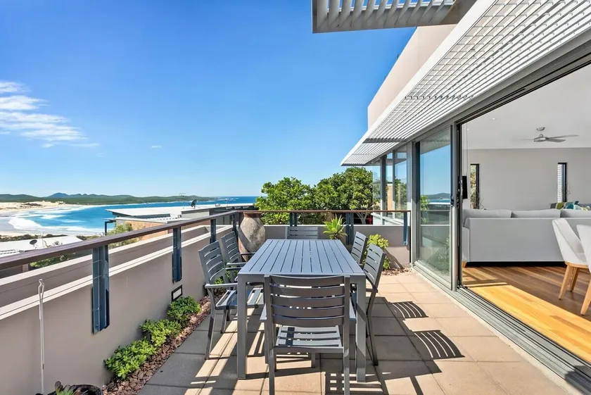 Sea View Retreat Ocean Views, Pool & Spa - Image 1