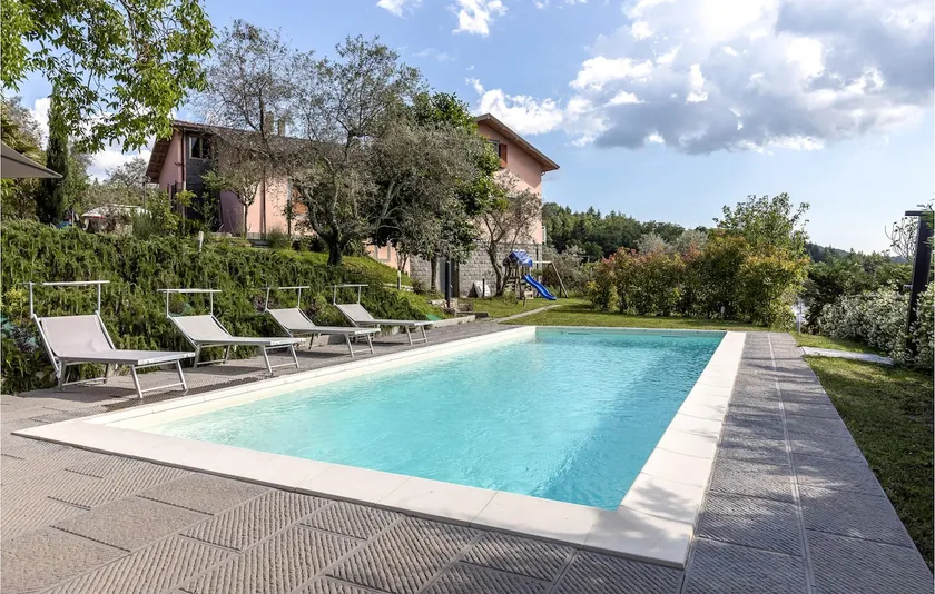 Nice Home In Fivizzano - Image 1