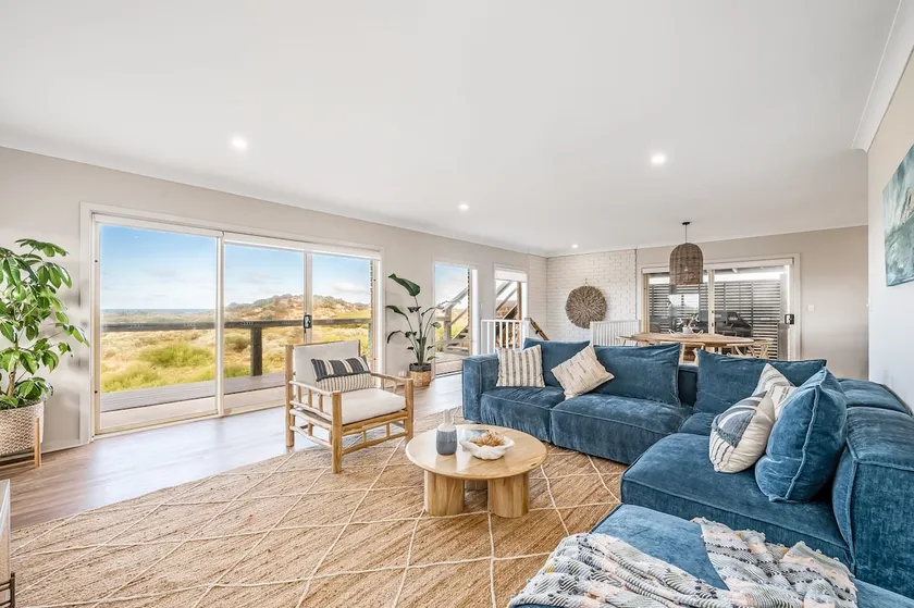 Surfers Reserve - Sophisticated Beachfront Sanctuary - Image 1