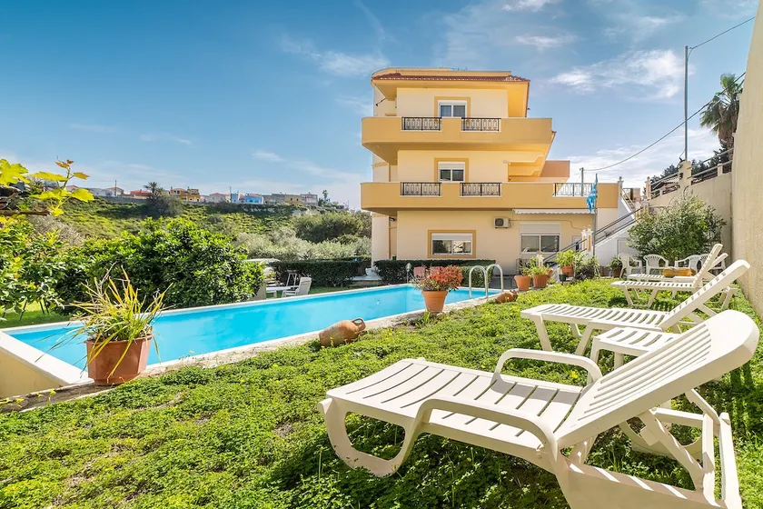 Apartamento 'Rafaela's House 2' con piscina compartida, Wi-Fi y aire acondicionado - Image 1