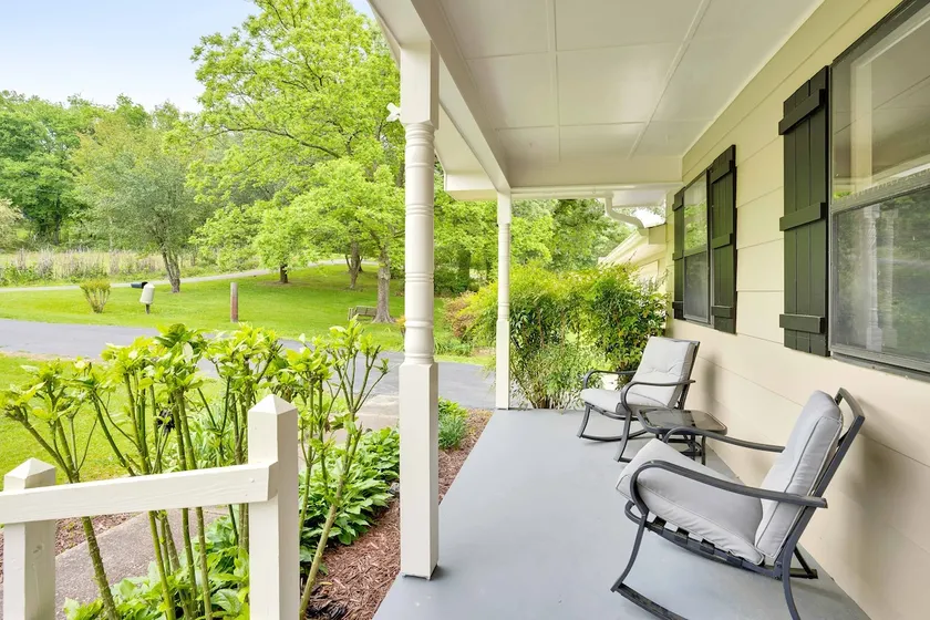 Country Lane Cottage- privacy & quiet neighborhood - Image 1
