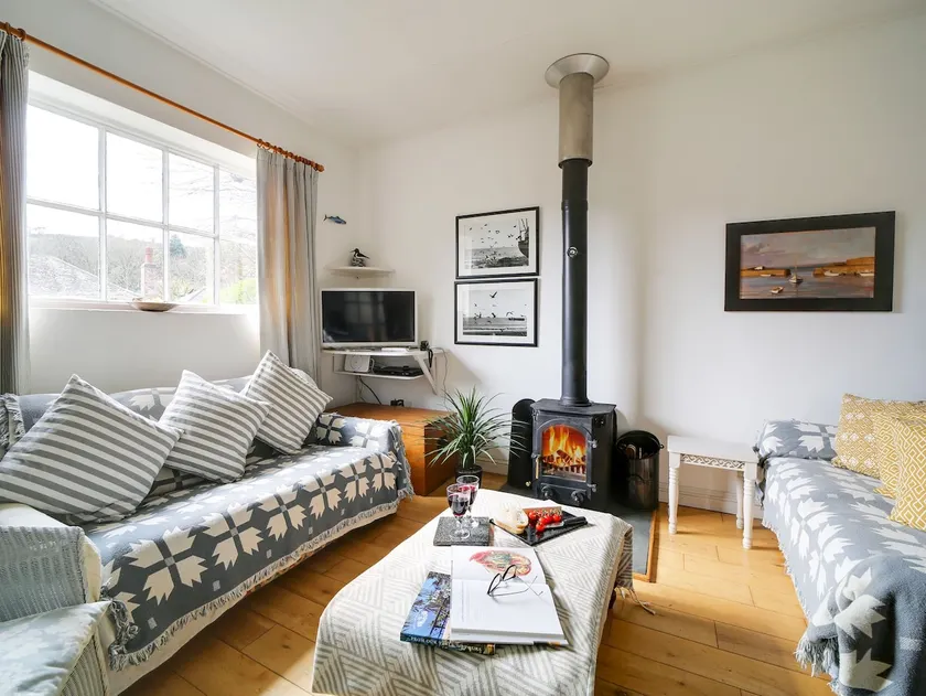 The Old Exchange, Cottage sleeps 4, dog friendly - Image 1