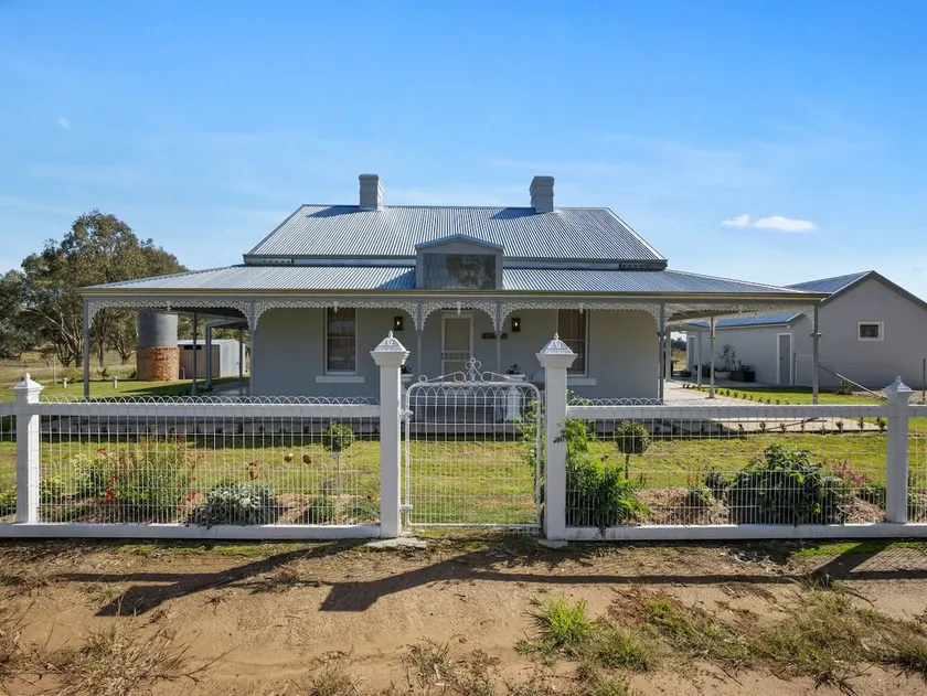 Hart Cottage Farm Stay in Indigo Valley - Image 1