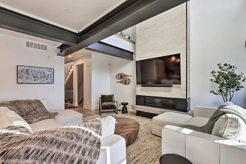 Luxe Park City Townhome w/ Hot Tub: 1/2 Mi to Lift - Image 1