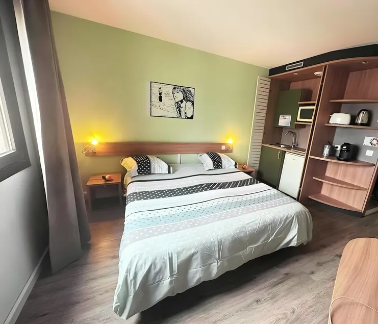 Captivating Cozy Studio near Paris & Metro Line 5! - Image 1