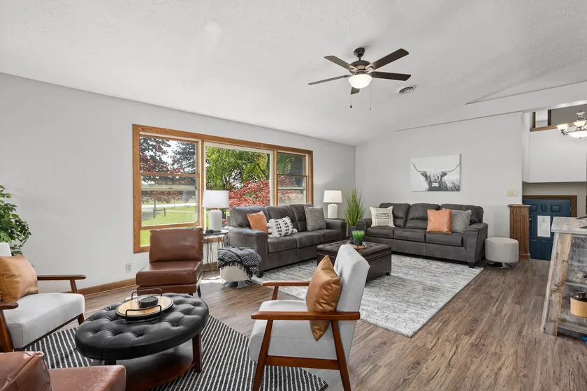 Spacious Modern Farmhouse - Pickle Ball Court & near beach! - Image 1