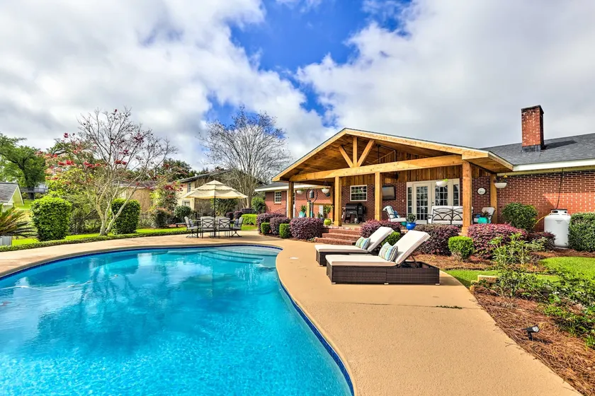 Sunny Florida Abode - Patio, Pool, & Fire Pit - Image 1
