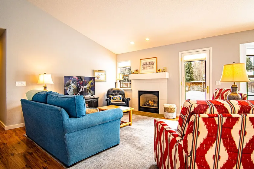 In the Heart of Hailey; PRIVATE PET-FRIENDLY 3 bedroom home with garage - Image 1
