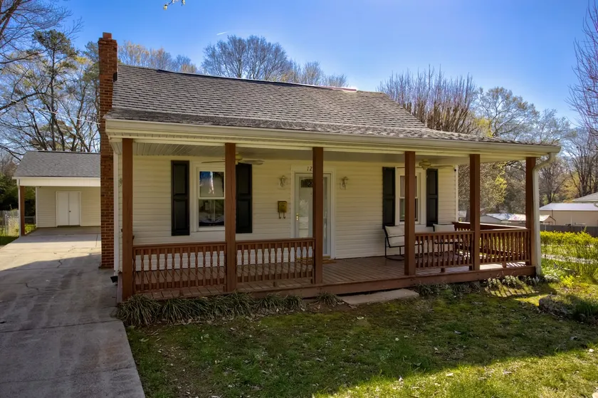 Cozy Cottage on Turner Street - 3 BR 2.5 Bath - Image 1