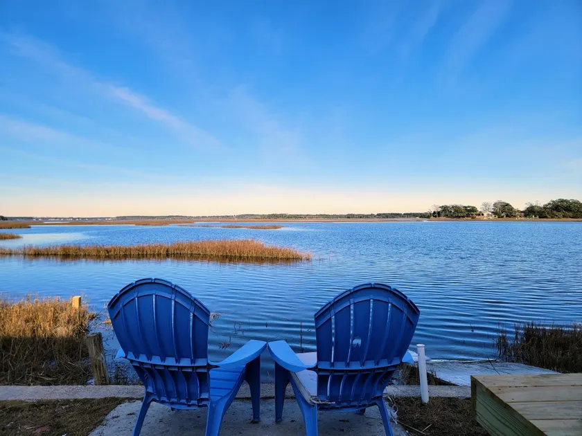 Waterfront Getaway with kayaks, jonboat, & fishing - Image 1