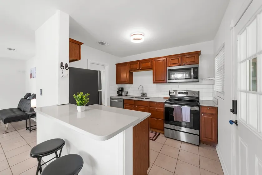 Cozy 3 Bedroom home in Riverside - Image 1