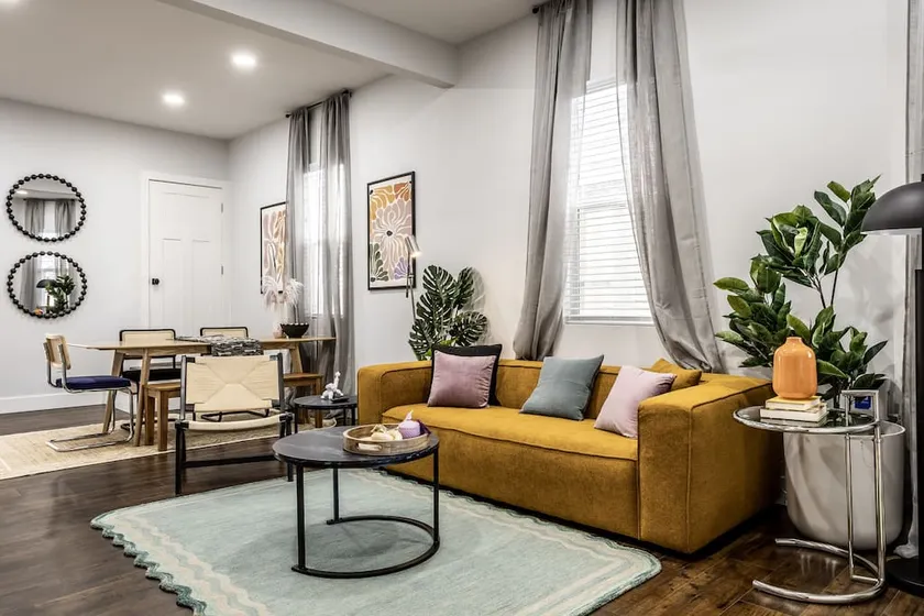 Bohemian Design Retreat near Fountain Square - Image 1