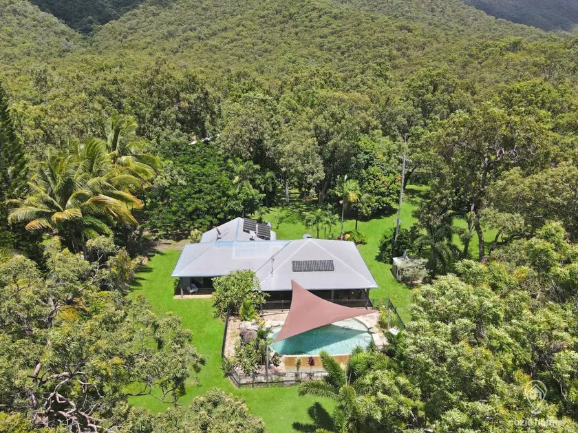 Heavens Gates - Privacy Near Ellis Beach - Image 1