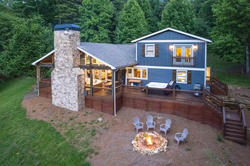 Blue Comanche - Upscale Mountain Home - Image 1