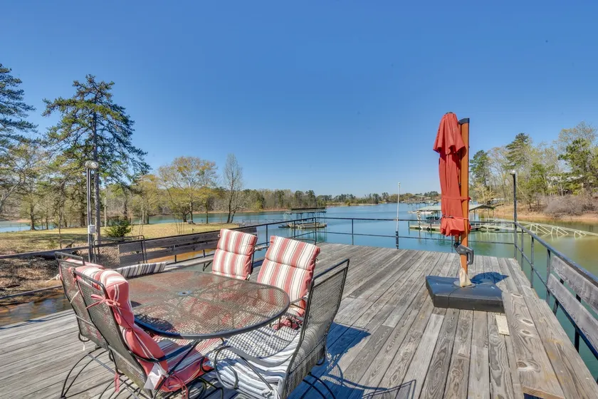 Georgia Getaway w/ 2-Story Dock By Lake Hartwell - Image 1