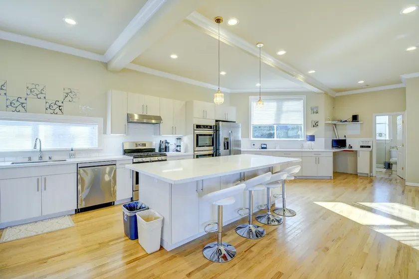 Soccer Lovers Welcome: Seattle Area Home w/ Views - Image 1