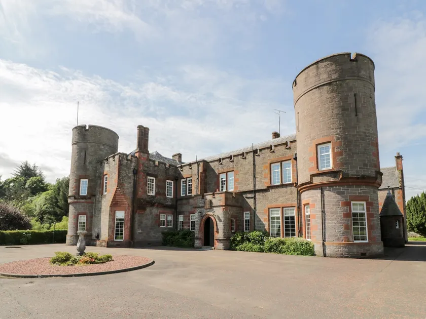 Auchentroig House - Image 1