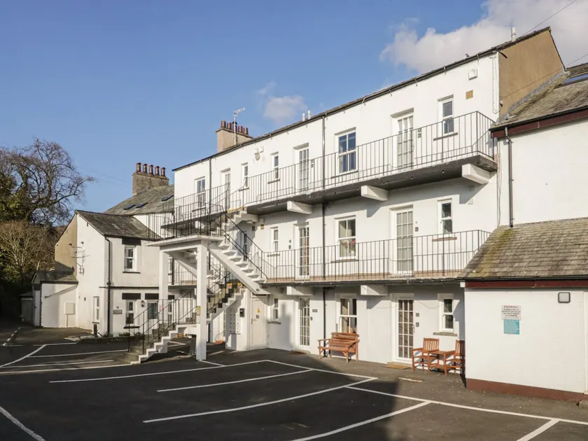 Oak View - Image 1