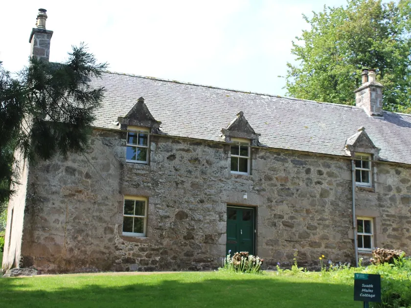 South Mains Cottage - Craigievar Castle - Image 1