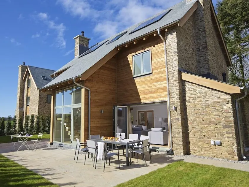 3 The Drive, Hillfield Village - Image 1