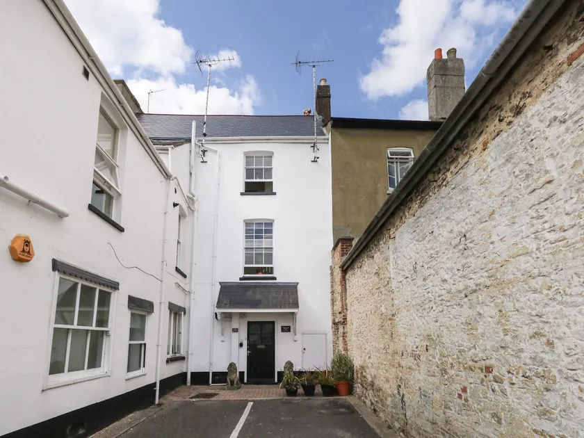 The Town House - Image 1