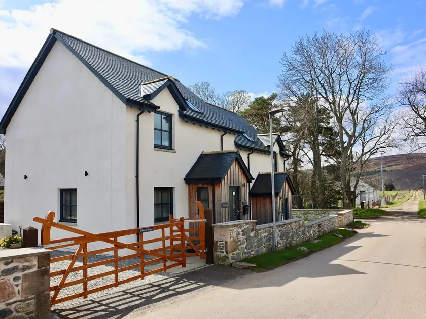Kilmuir Cottage - Image 1