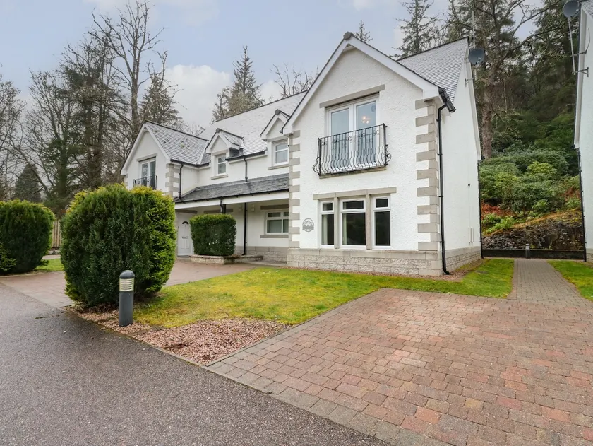 4 River Court - Image 1