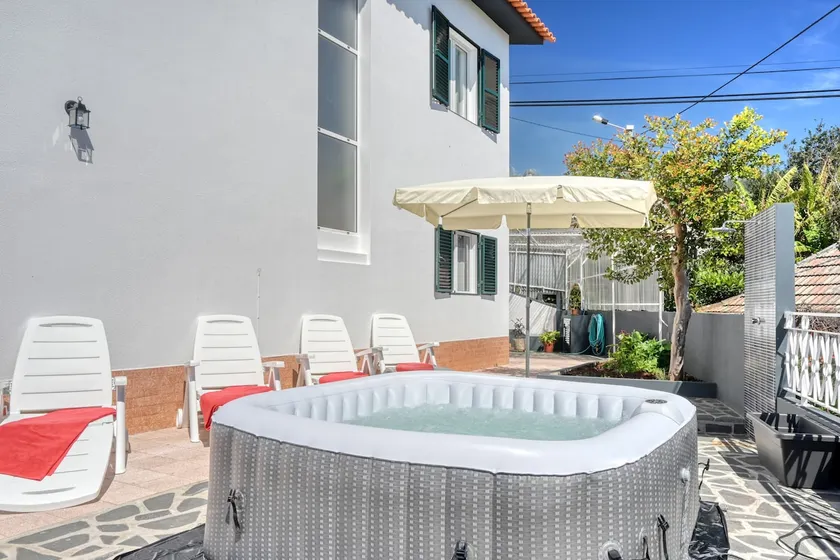 Casa do Valentim, a Home in Madeira - Image 1