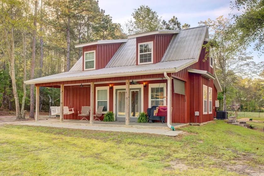 Georgia Farmhouse: Lake Access, Private Beach - Image 1